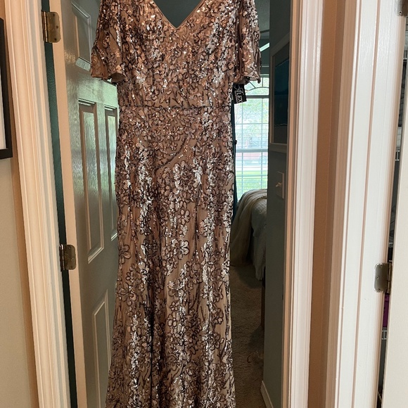 Alex Evenings Formal Long Gown - Picture 4 of 9